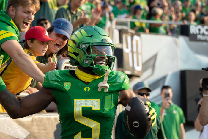 Oregon Ducks wide receiver Traeshon Holden celebrates a touchdown against Hawaii.
